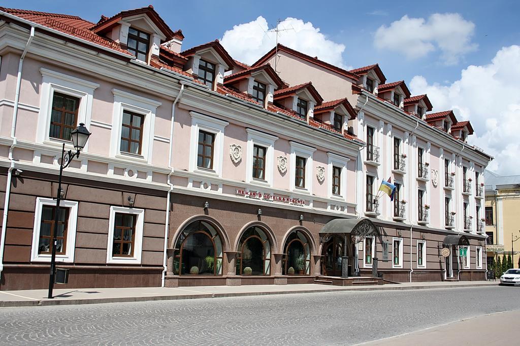 Optima Collection Kamianets-Podilskyi Hotel Екстериор снимка