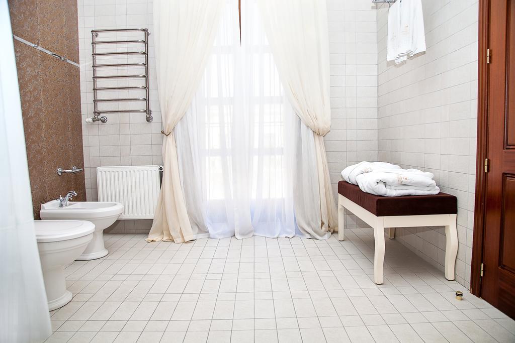 Optima Collection Kamianets-Podilskyi Hotel Екстериор снимка