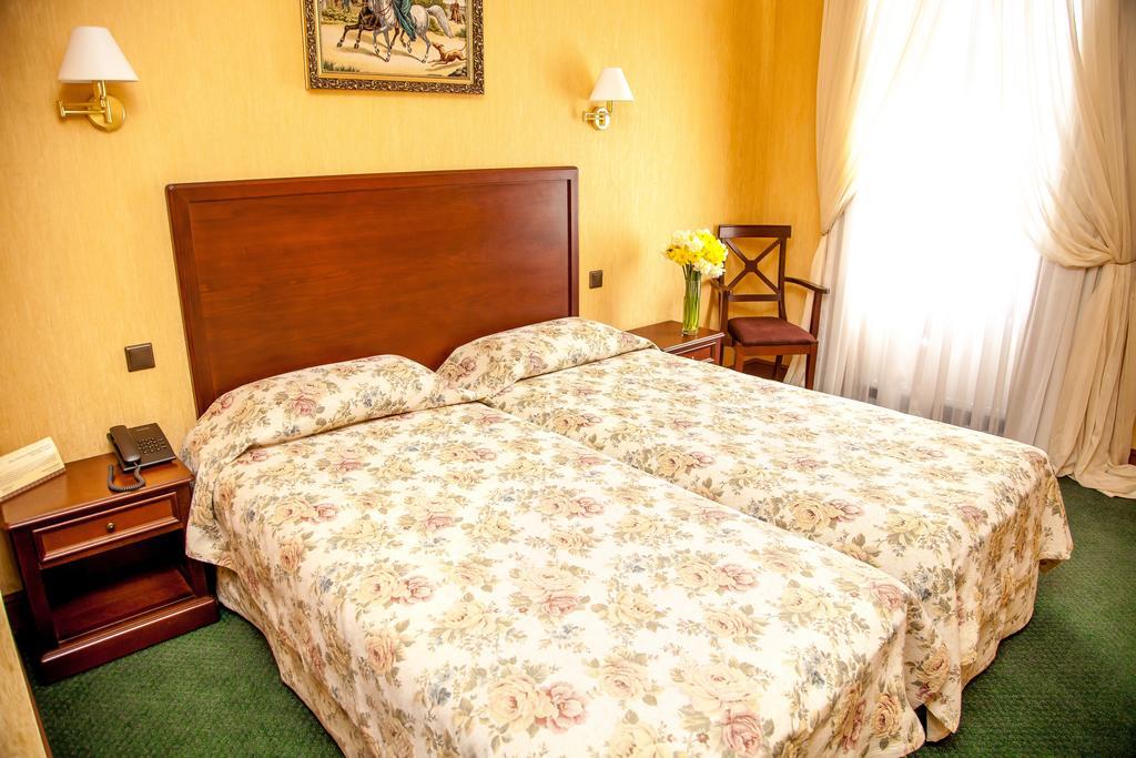 Optima Collection Kamianets-Podilskyi Hotel Екстериор снимка